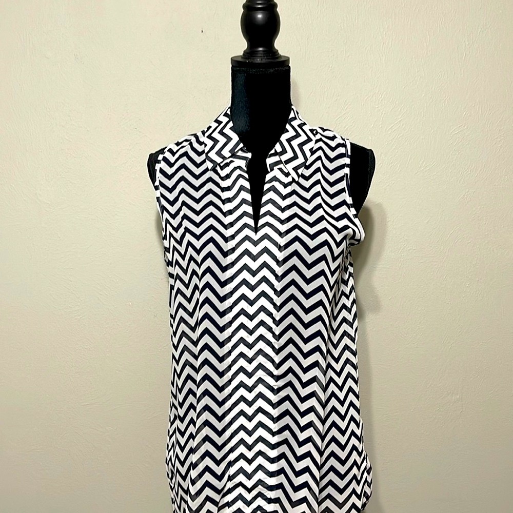 NWT Pink Owl Women's Sleeveless Sheer V-Neck Deep Navy Chevron Print Blouse, L